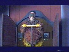 Un oiseau dans le plafond