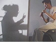 Rouge sur fond blanc