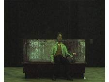 Homme marche droit...