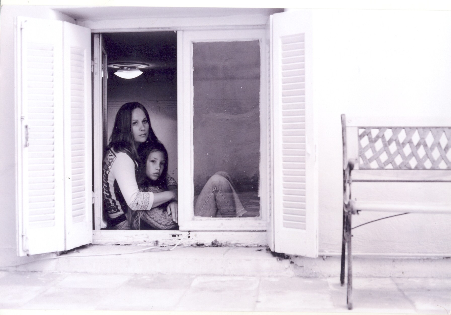 Dipla stin akri tis ble-ble thalassas