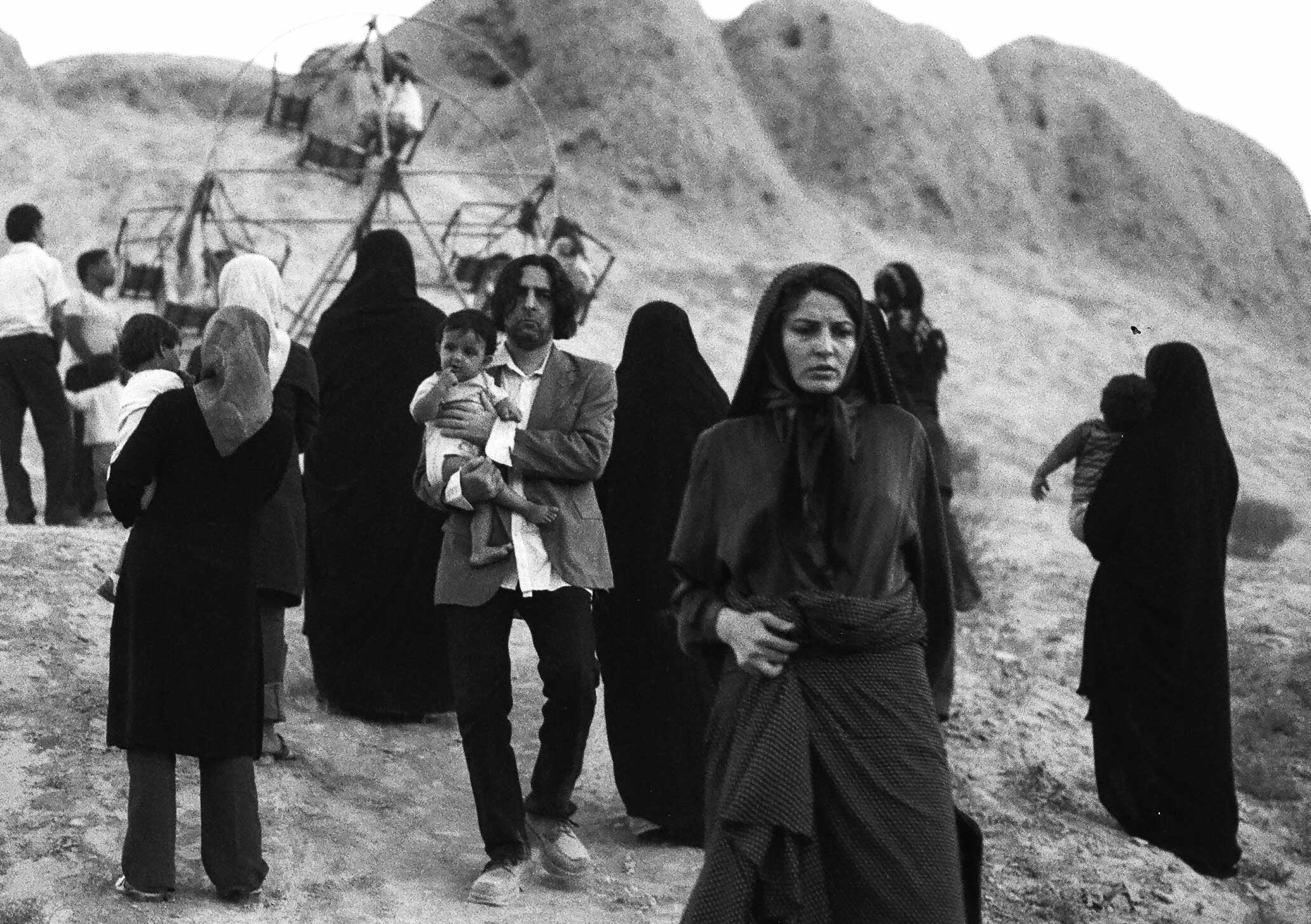 Man bar zamin sangin shodam