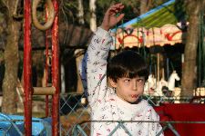 Desgracia llega en sobres papel madera