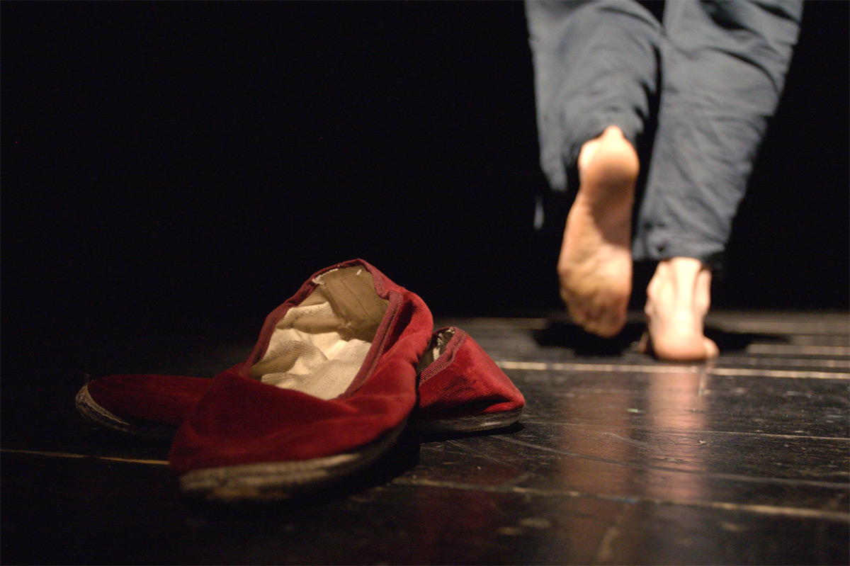 A piedi nudi sul palco