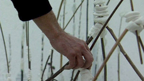 Lo no comparable a la palabra