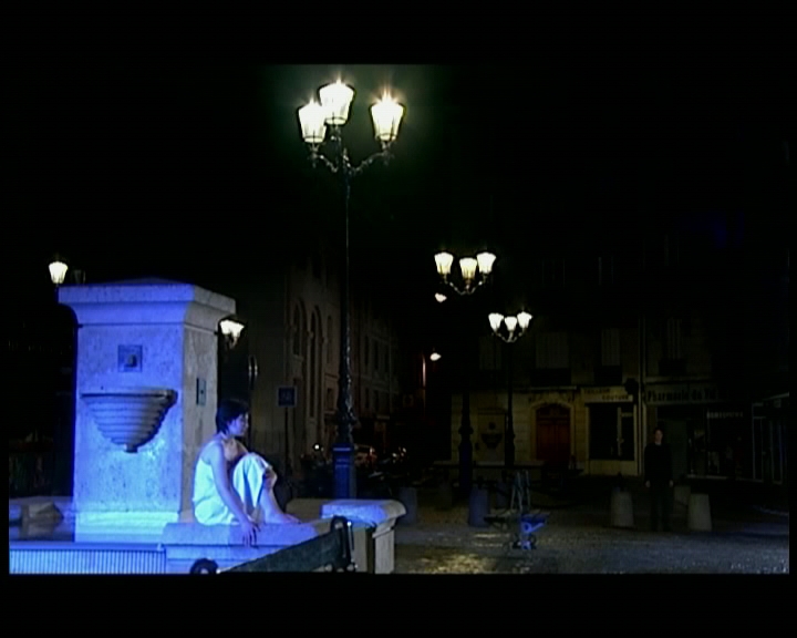 Moi aussi j'ai été me trainer près des lumières