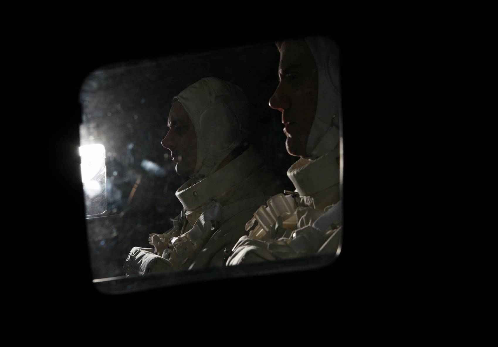 Airlock Or How To Say Goodbye In Space