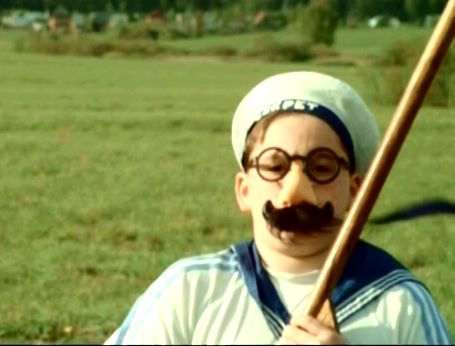 Pole, Klouny, Yabloko...