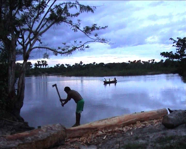 Canoa de um Pau Roxo