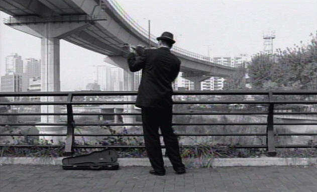Lovers on the Cheonggyecheon Bridge