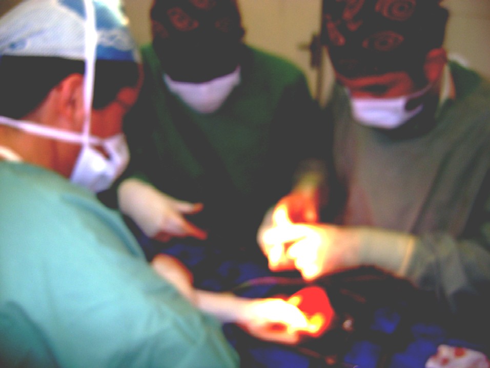 Chirurgie humanitaire, les mains du coeur