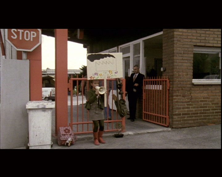 Deklica, Ki Je Resila