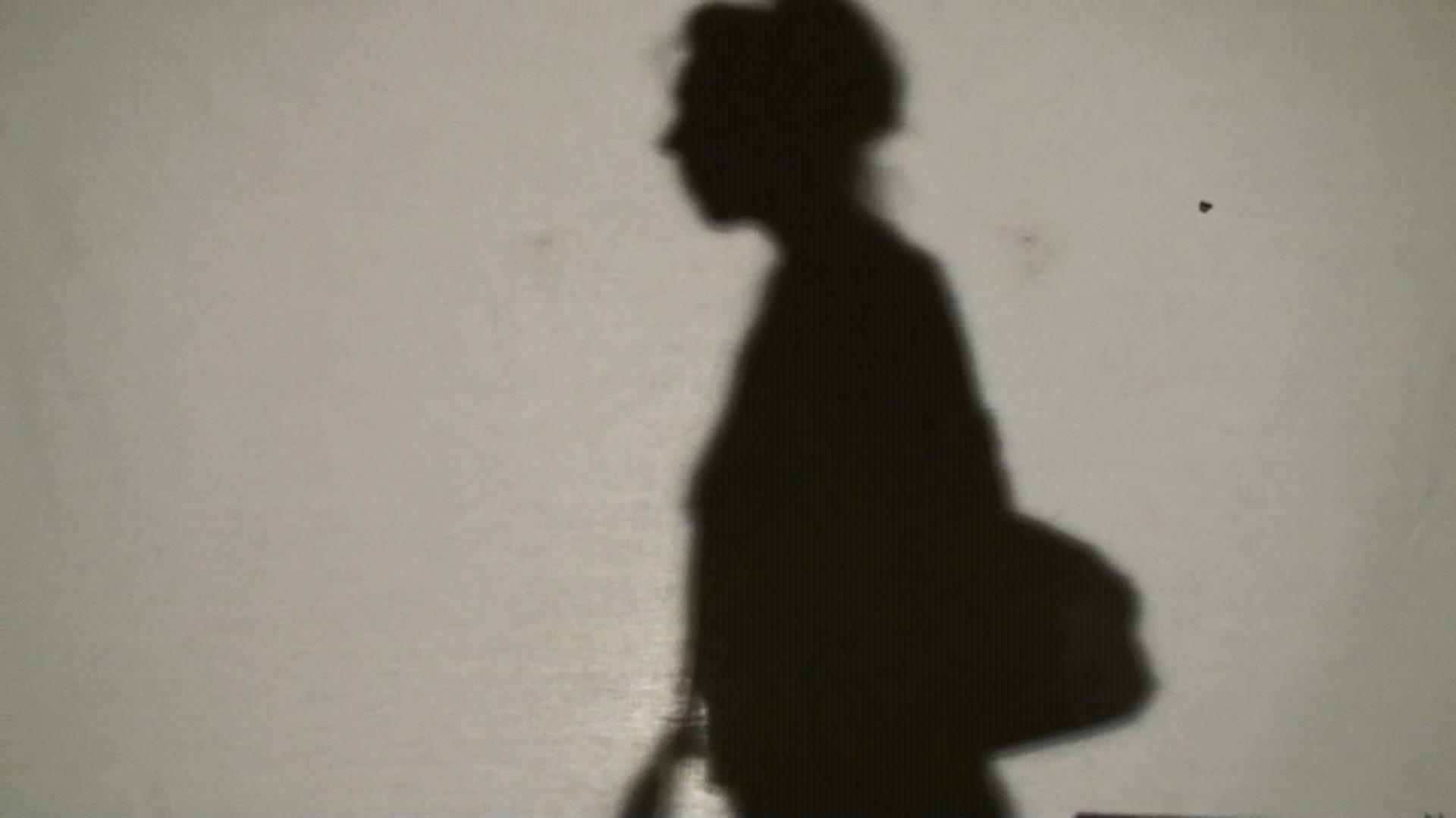 Entre las sombras