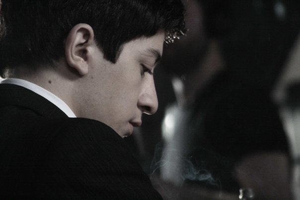 Une nuit qu'il était à se morfondre...