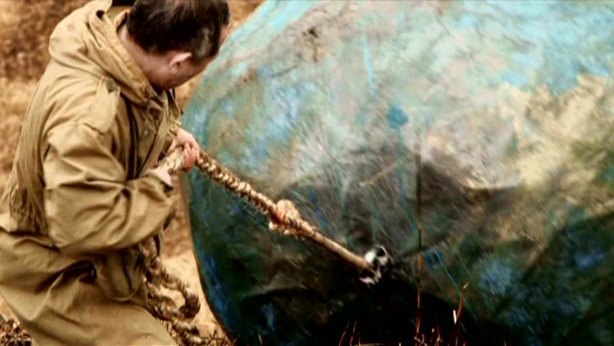 Man and Gravity : Plateau