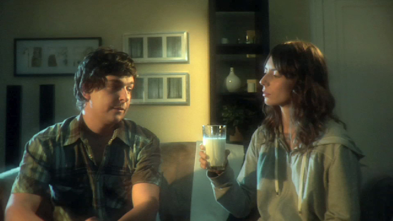 Belle au verre de lait