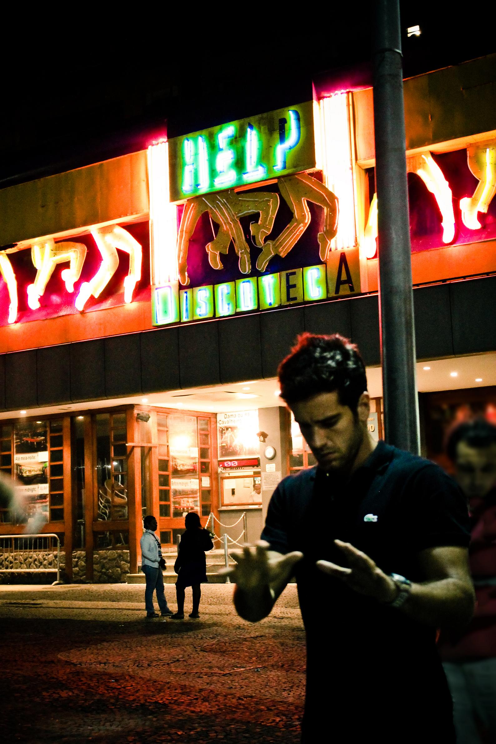 Cuidado ao atravessar a rua