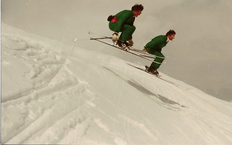 Flying Twin Skiers : Rhona & Rhoda Wurtele