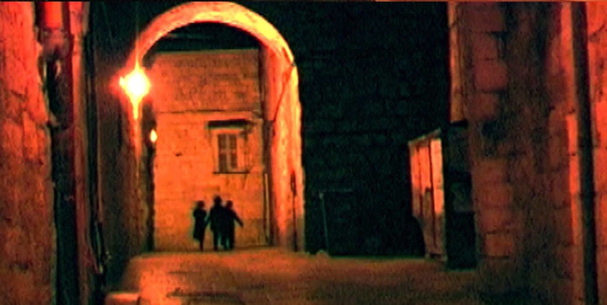 (Par hasard) vers le mur