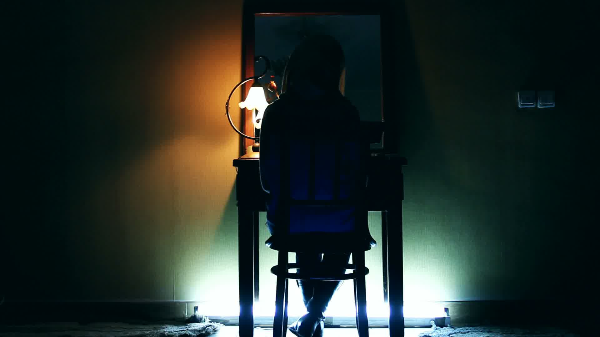 Thick Experiences of Darkness