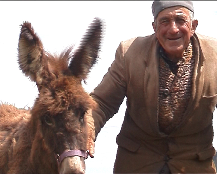 Dis Pierre, l'âne se promène t-il à travers le monde?