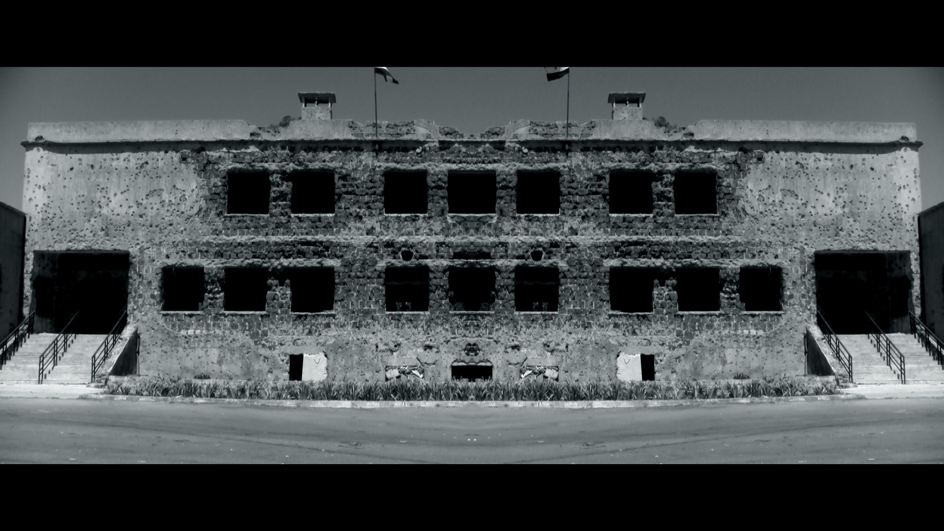 33.116667, 35.816667