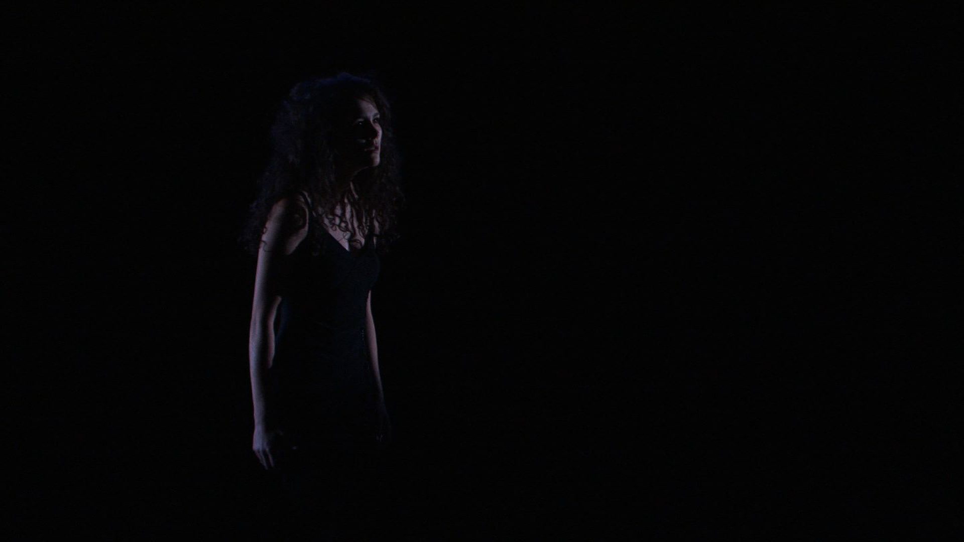 Jeunes femmes en scène