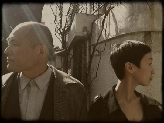 Lee-Sang's Strange Reversible Reaction