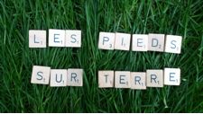 Pieds sur terre