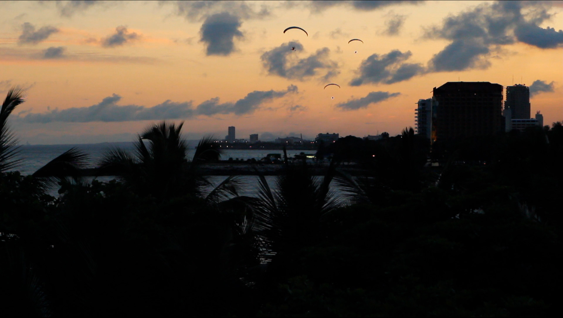 De objetos, sonidos y espacios.