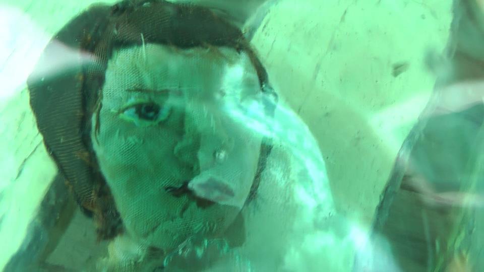 Vem plockar upp skärvor av ett sprucket jag