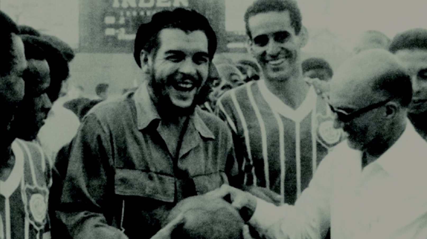 Incrível Volta ao Mundo do Tricolor Suburbano - leg ingles