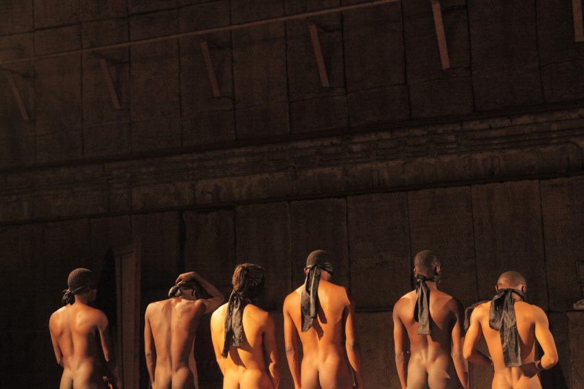 Line-Up (African Metropolis)