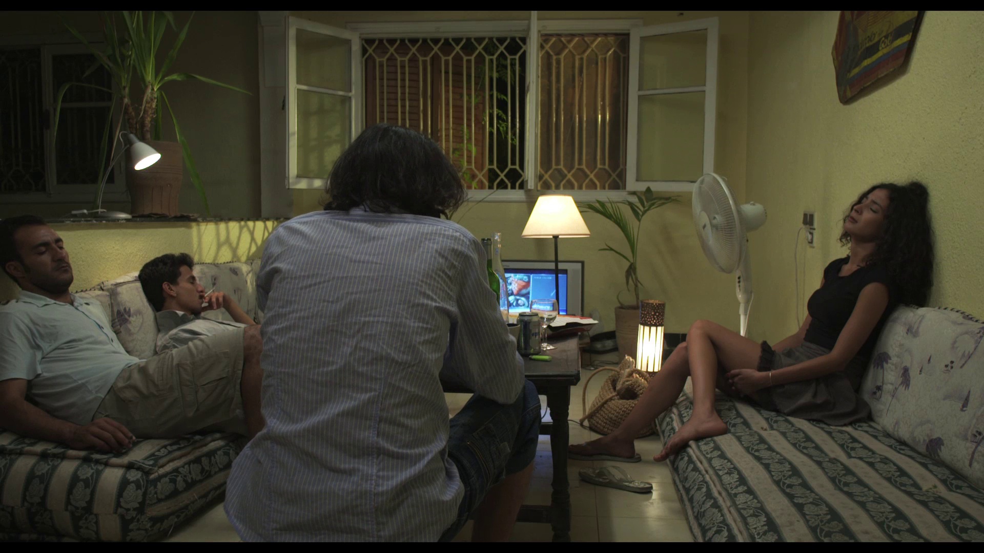 fille et la télévision