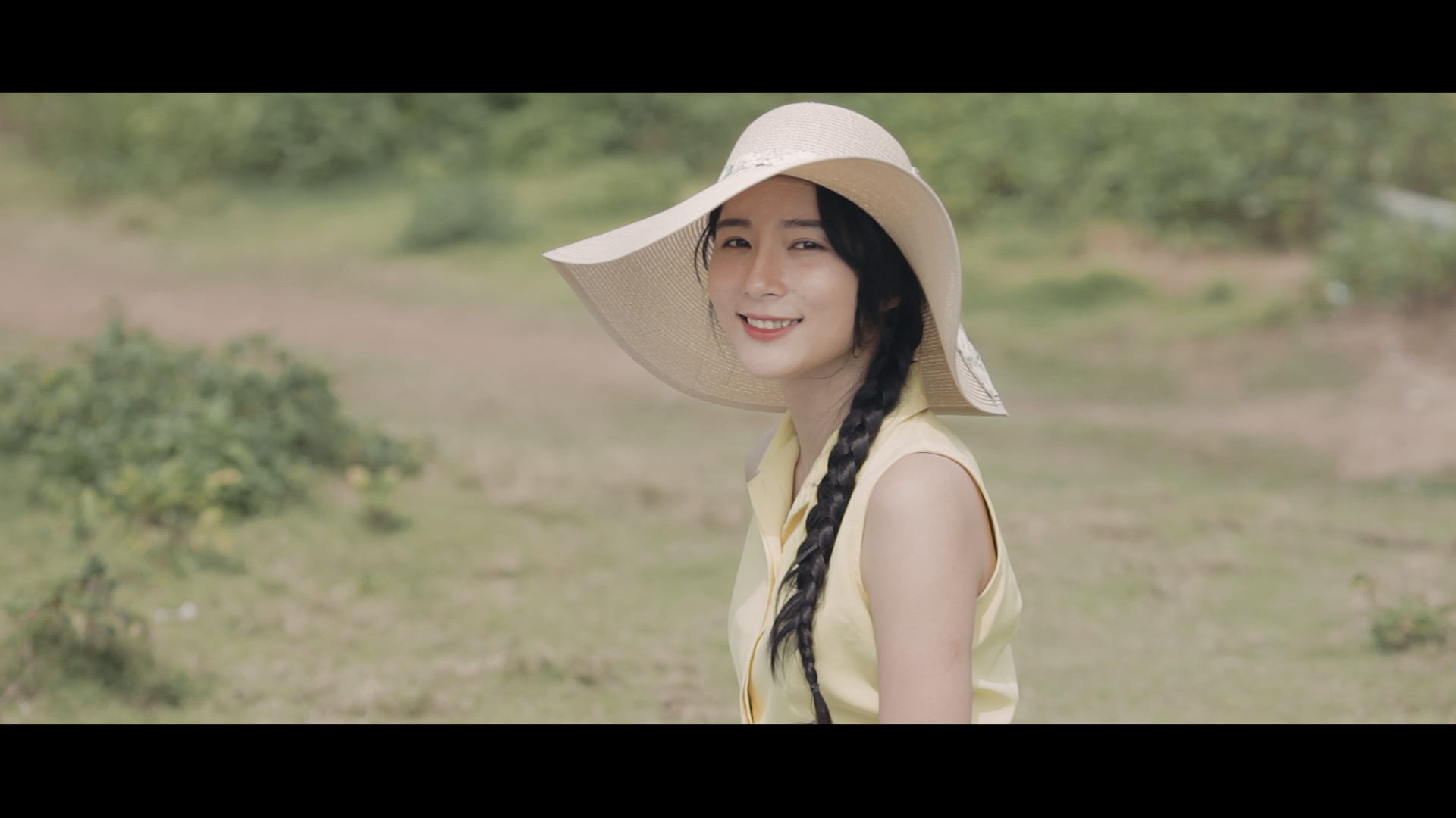 Cat and The Orange Seeds