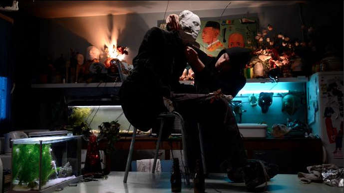 Sous l'aile du grand sorcier