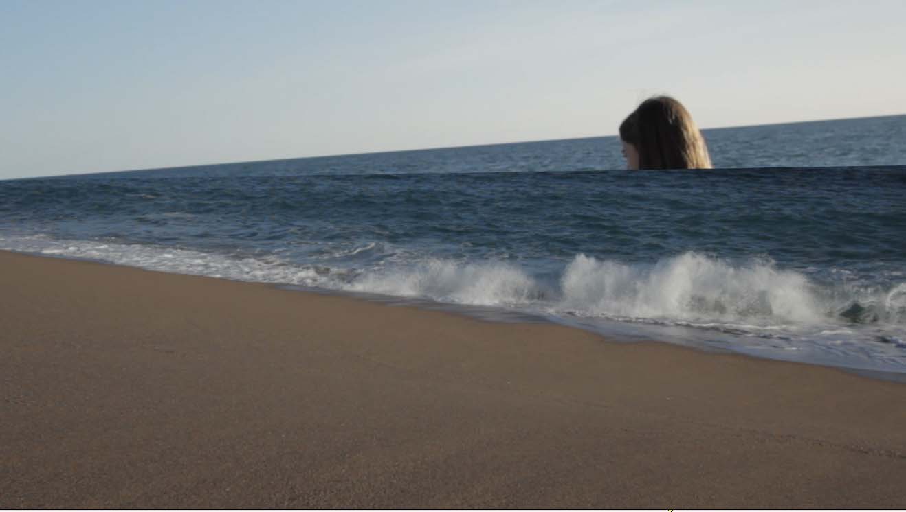 Niña jugando