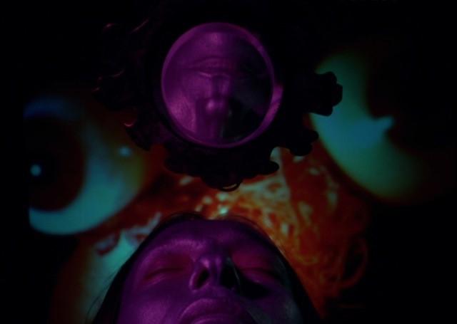 Y a-t-il une vierge encore vivante ?