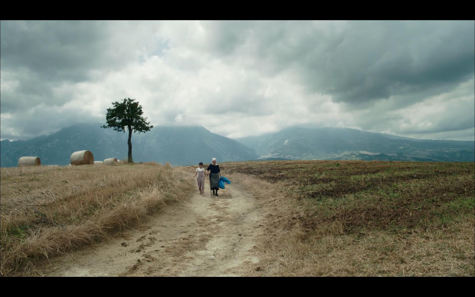 Tutte Le Cose Sono Piene Di Lei