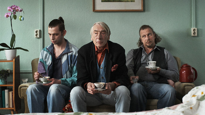 Mit Den Füßen Zuerst