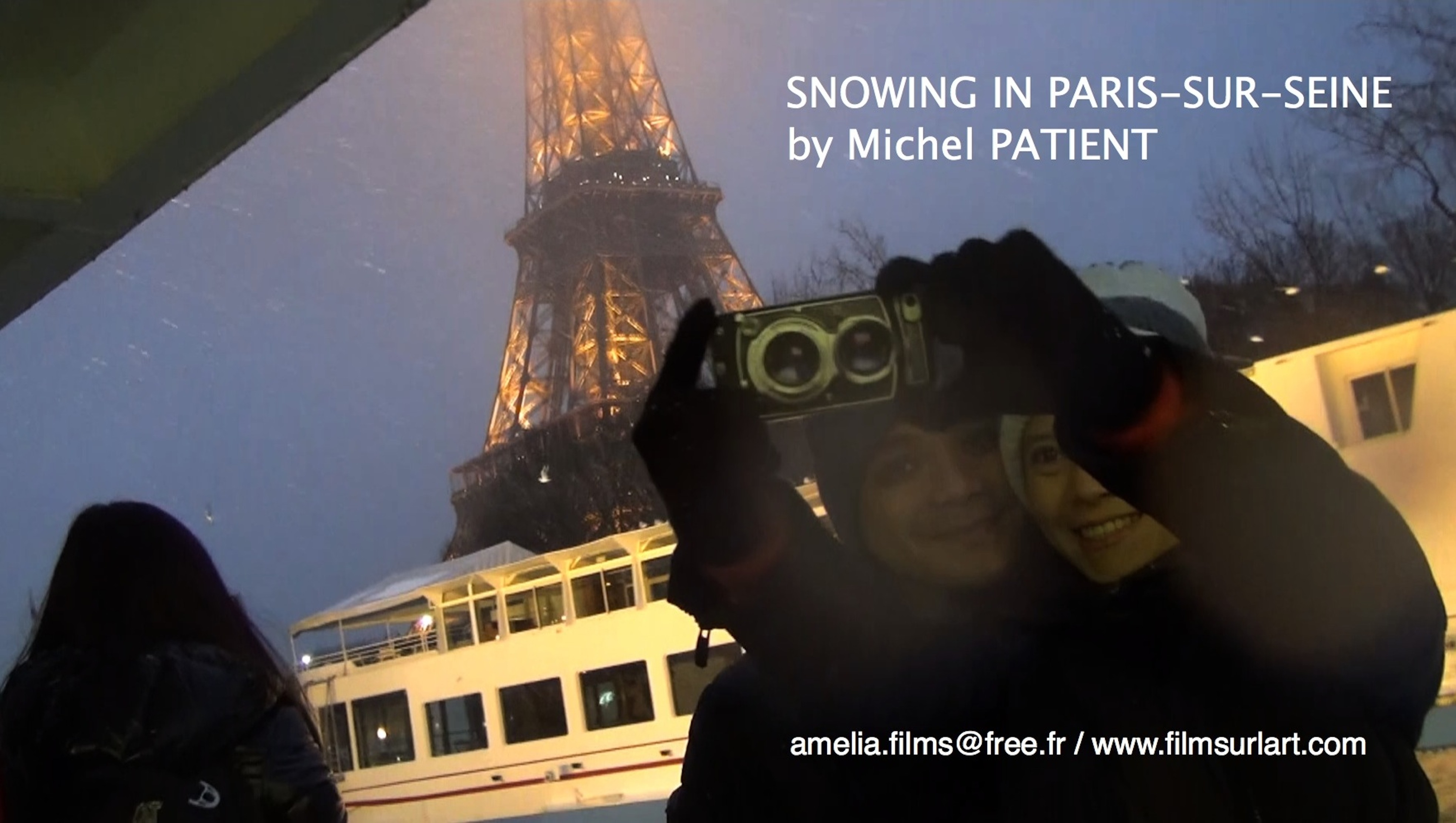 Snowing in Paris-Sur-Seine