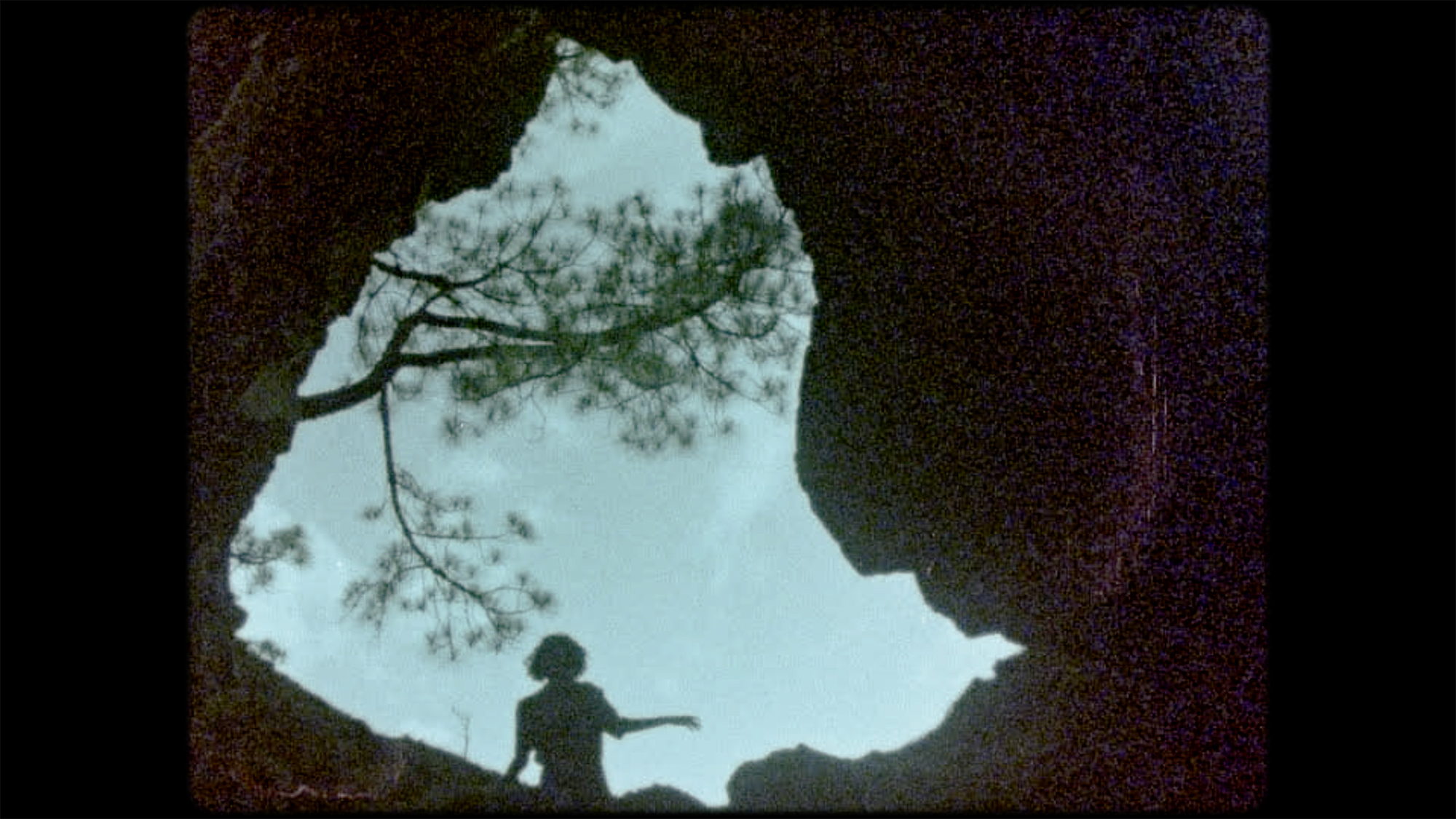 Montañas ardientes que vomitan fuego