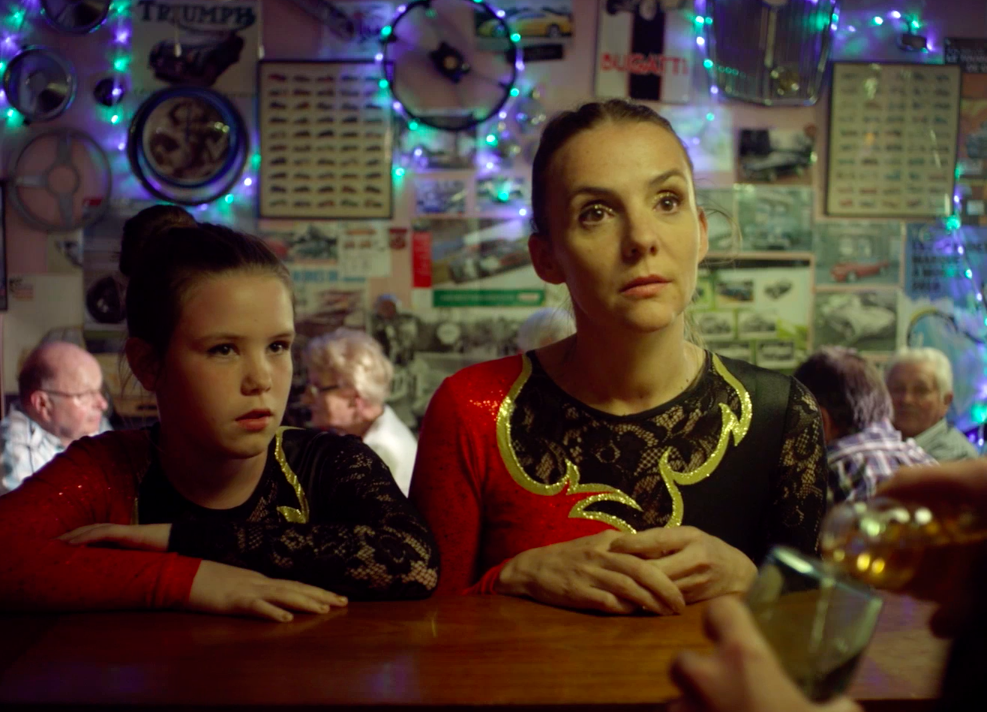 Des confettis sur le béton