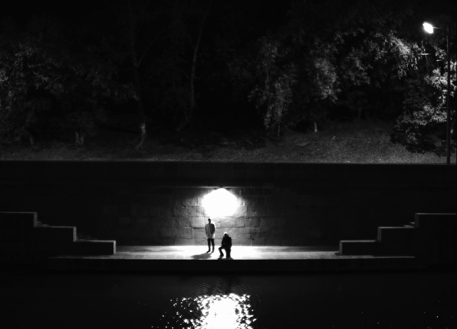 Night talk with a hangman