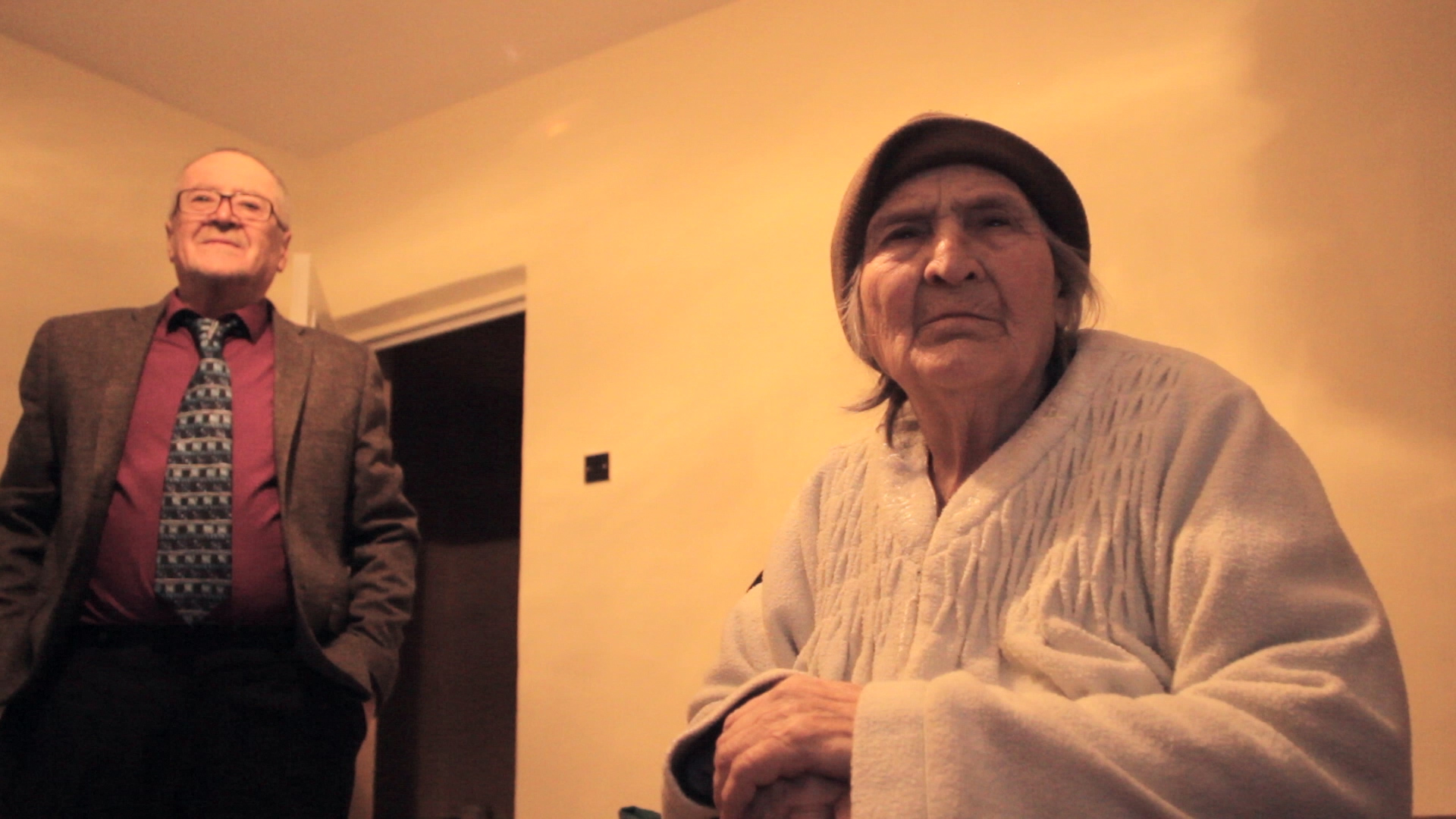 Cu părul nins, cu ochii mici