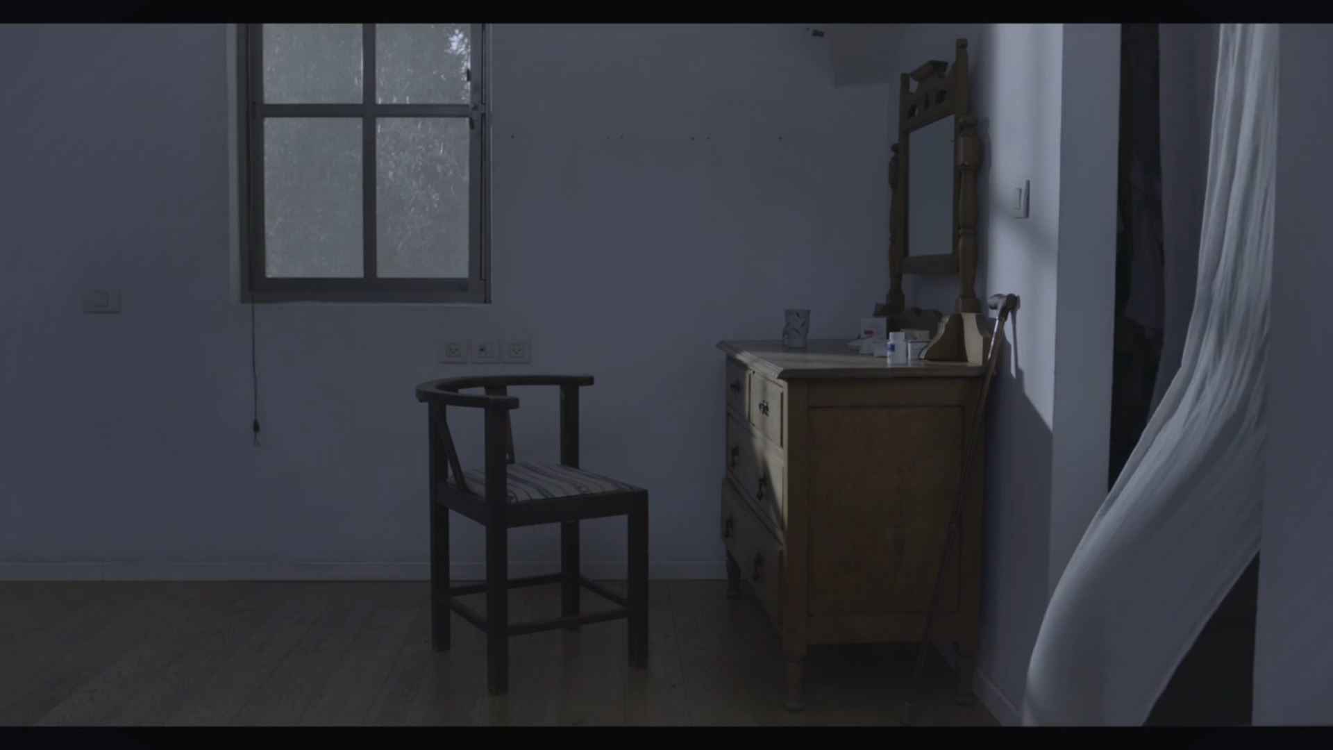 12 Dakot Shel Sheket