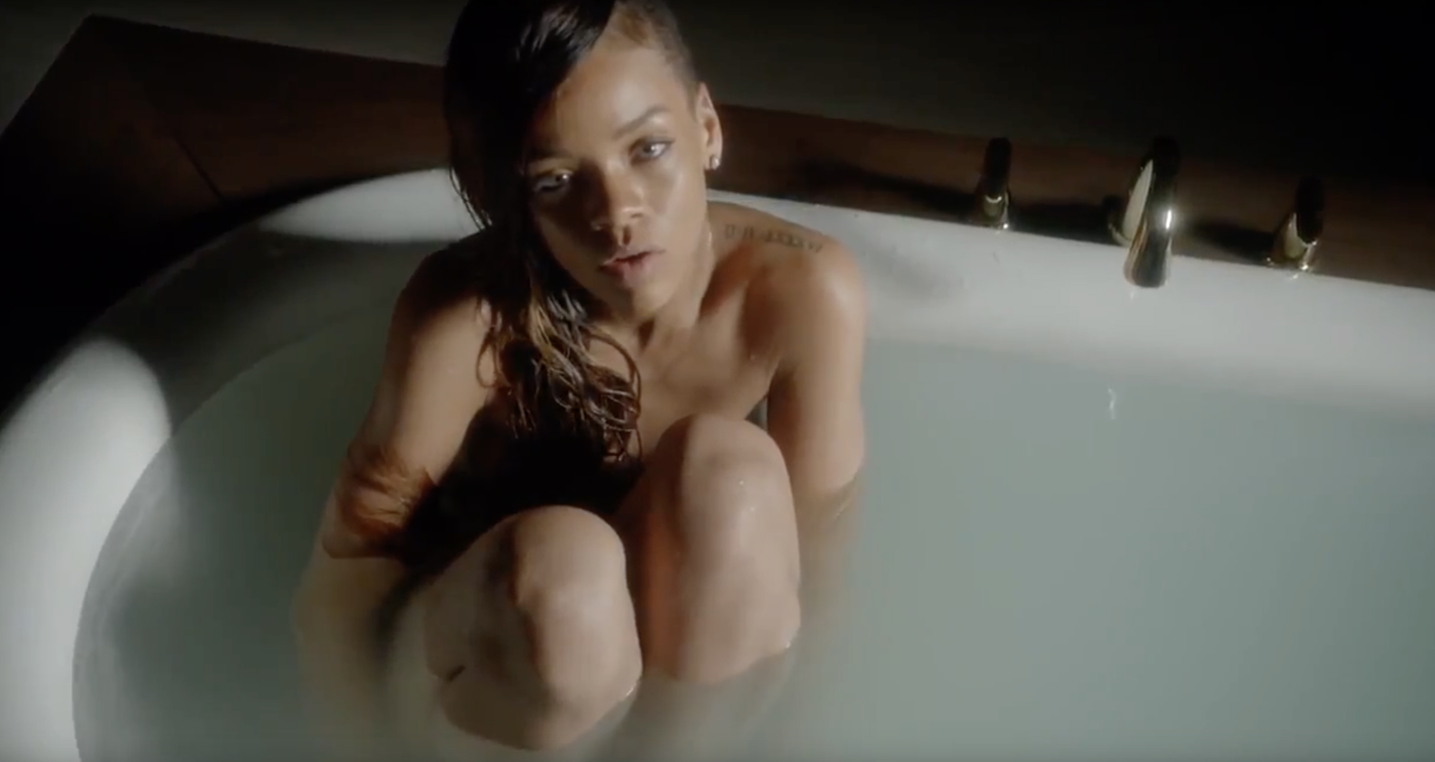 Musicless Music Video Rihanna