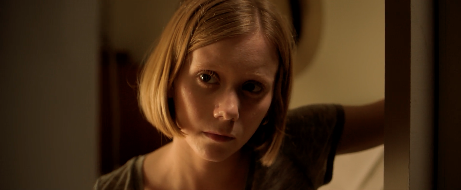 Tierra Llamando A Ana