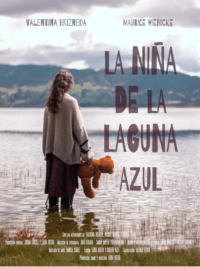 Niña de la laguna azul