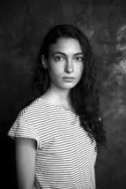 Portret al femeii in amurg