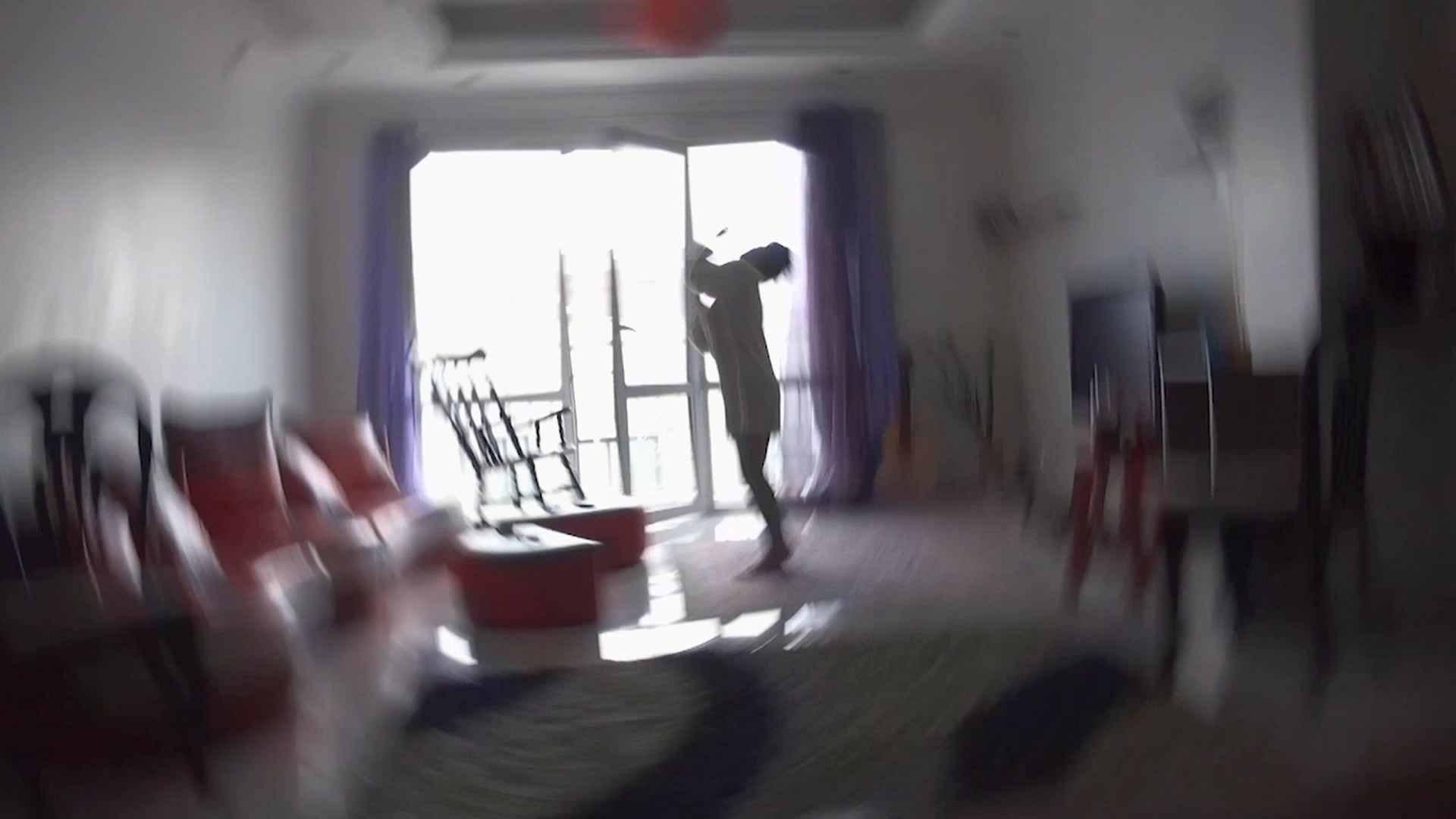 Dokhtari ba mouha-ye- koutah